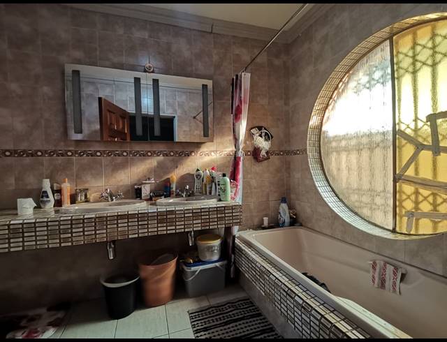3 BEDROOM HOUSE FOR SALE IN REGENTS PARK